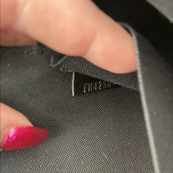 Louis Vuitton Game On Felicie - Picture 2 of 5